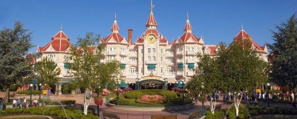 disneyland-hotel-exterior